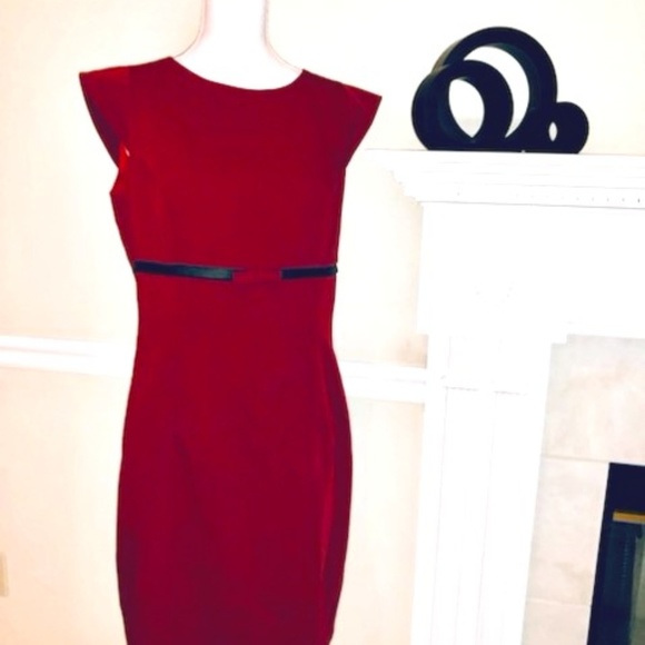 Maroon Dress w/Black Trim Detail & Bow - Picture 2 of 4